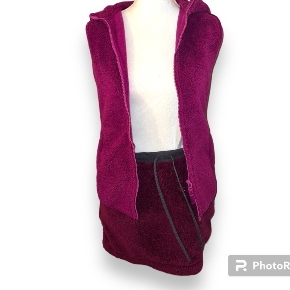 TWO pieces: Uniqlo Sherpa hooded vest and skirt, magenta, M and S - Picture 15 of 15